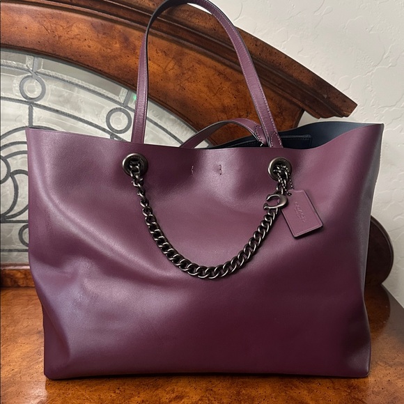 Coach Central Chain Tote in Boysenberry - Picture 1 of 10